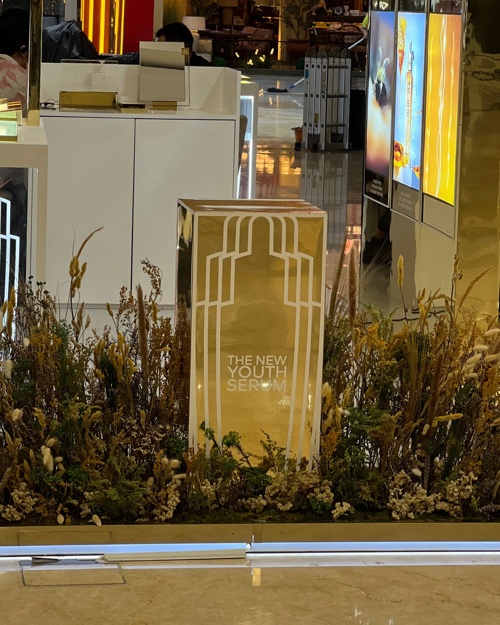 Flower Installation for Brand